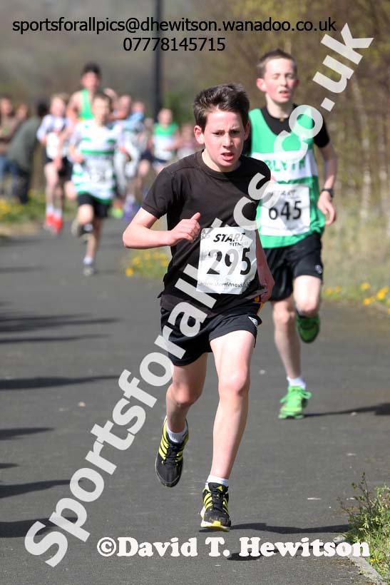 Under-13s boys, Elswick Harriers Relays, Newburn. Photo: David T. Hewitson/Sports for All Pics